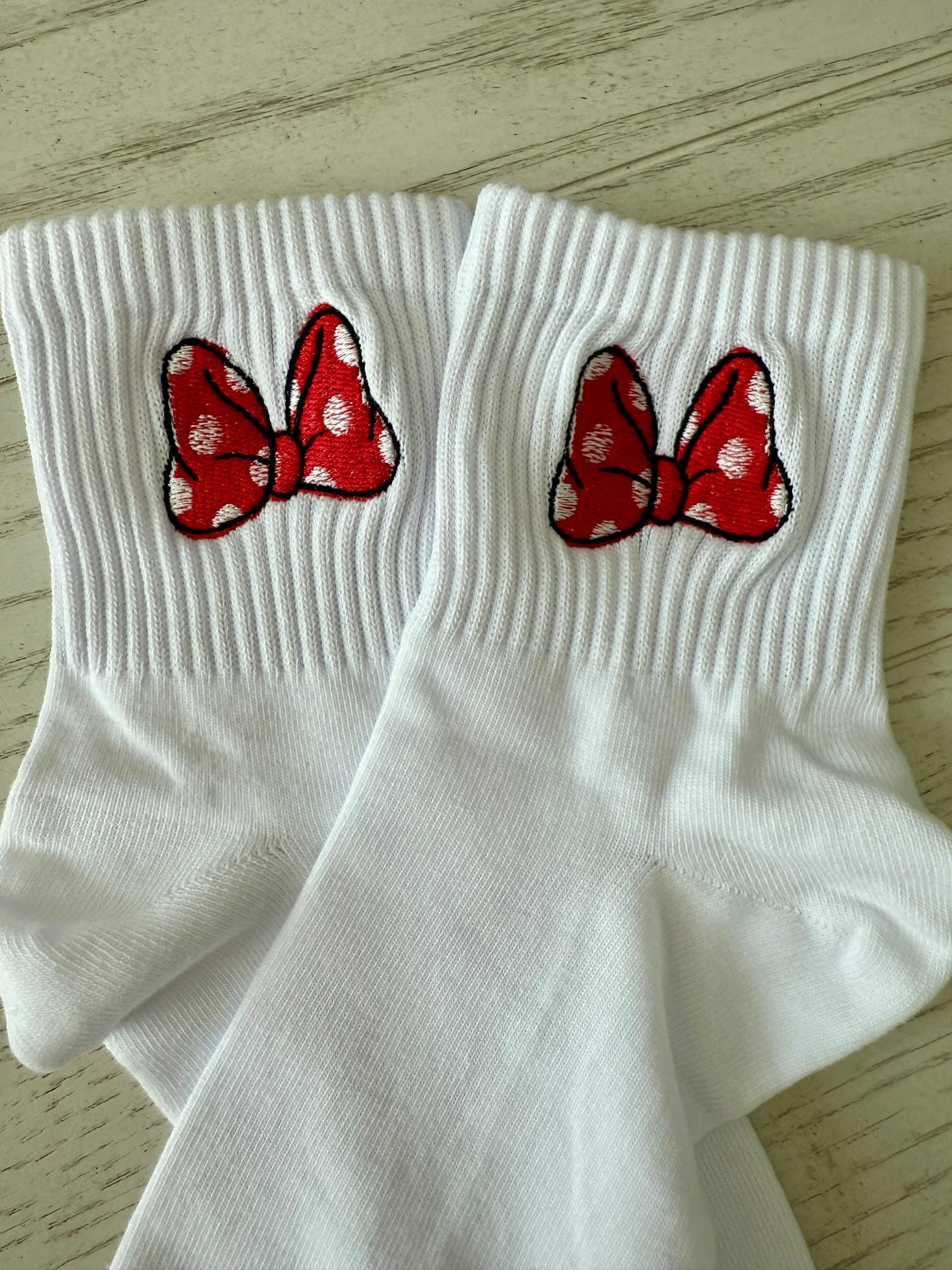 Ladies Minnie Bow, Quarter Crew Socks in Red and White
