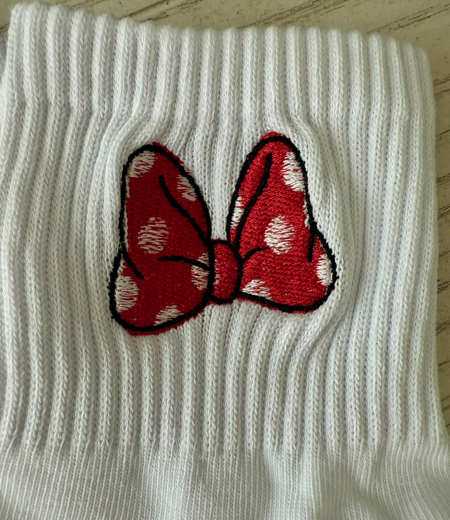 Ladies Minnie Bow, Quarter Crew Socks in Red and White
